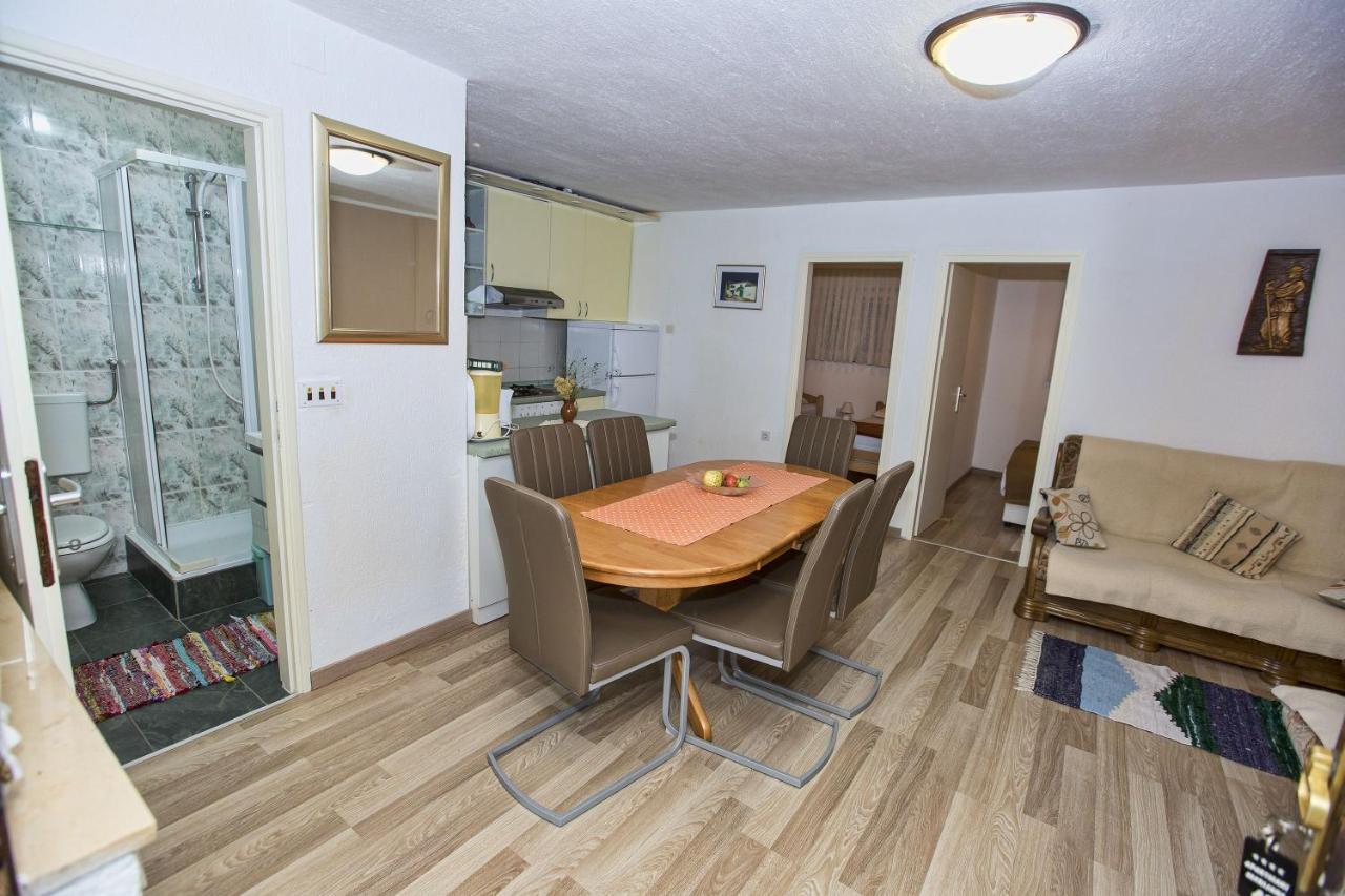 Apartmani Marijana Cesarica Esterno foto