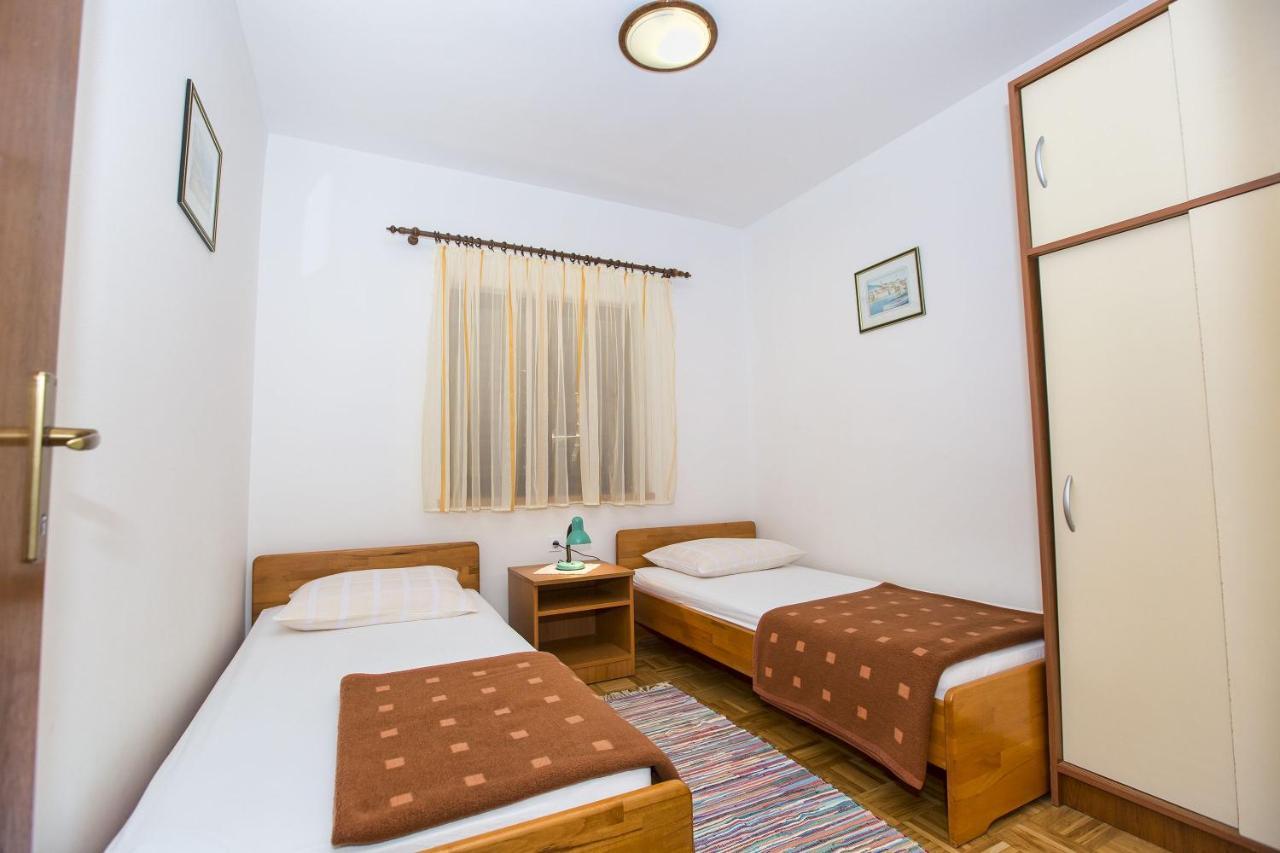 Apartmani Marijana Cesarica Esterno foto