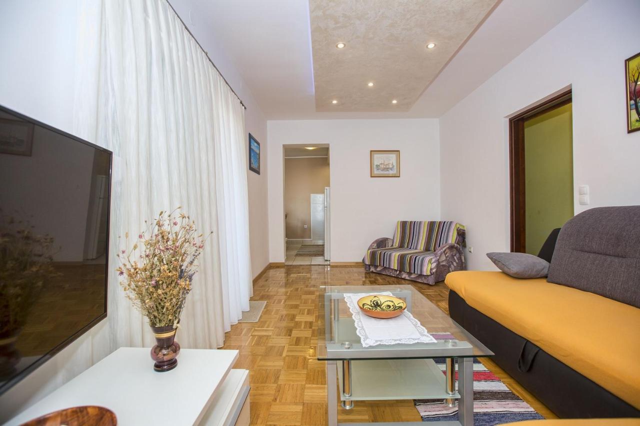 Apartmani Marijana Cesarica Esterno foto