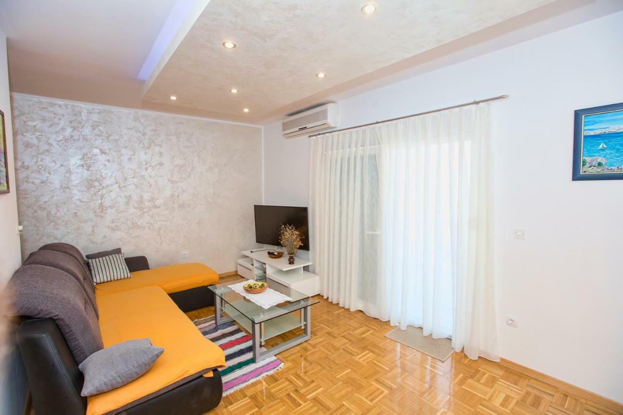 Apartmani Marijana Cesarica Esterno foto